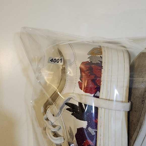 KENNETH COLE Abbey Women's White Floral Embroid Leather  Casual Sneakers size 8M - Picture 13 of 13